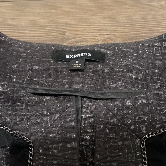 Express Metallic Chain Ruffle Trim Cropped Gunmetal
Blazer Sz 8 - Picture 7 of 11